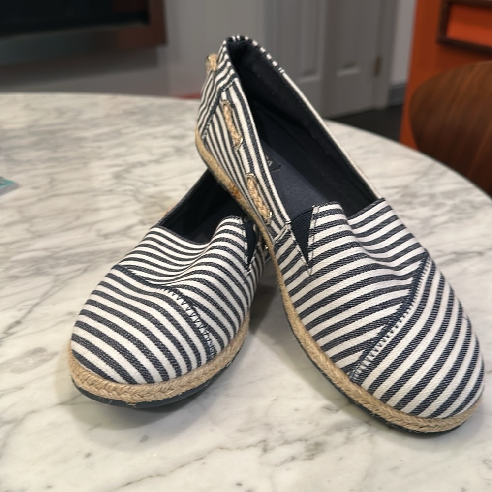 Nautica Blue and White Striped Flats, Boat Shoes, Beach Loafers US 8.5 Women's